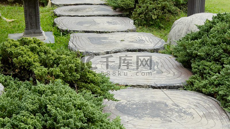 高端别墅绿化养护：细节决定成败**